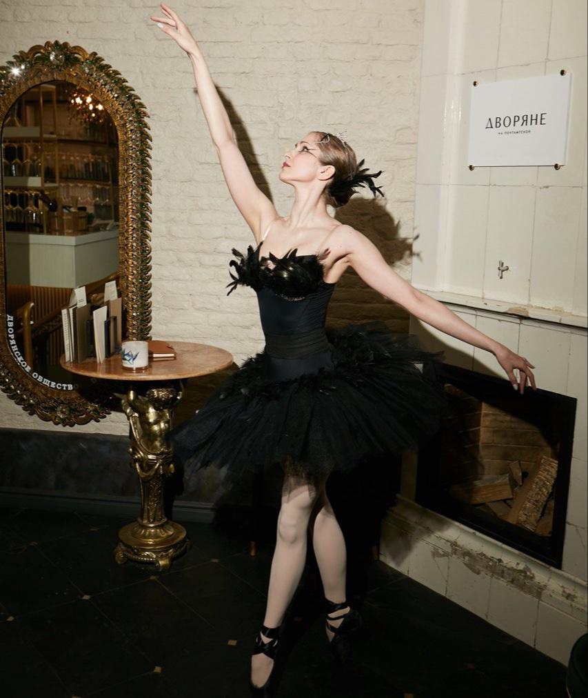 Шоу-программа Alex May Dance Company на сцене